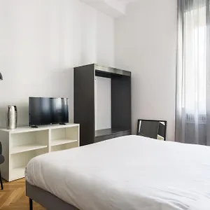 Luxury 4 Bedrooms Close To Duomo Appartamento