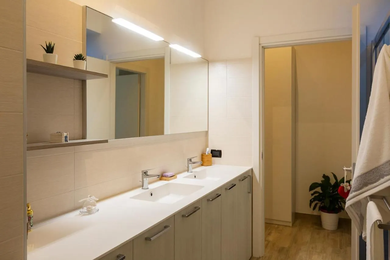 Yellow Line Apartment Milan Italy