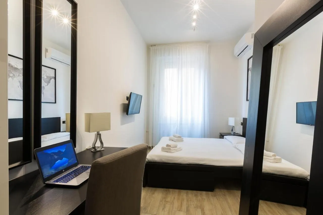 Yellow Line Apartment Milan