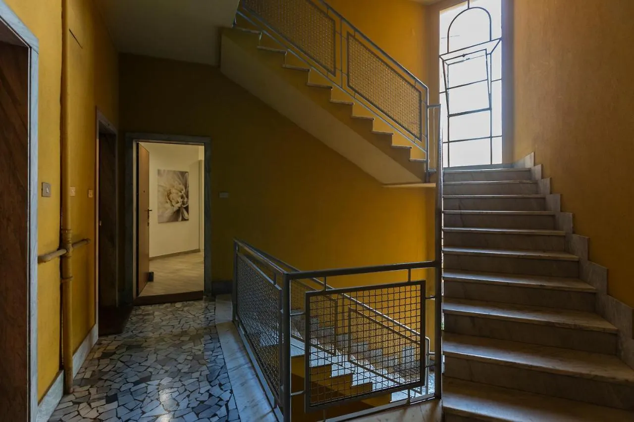 Yellow Line Apartment Milan