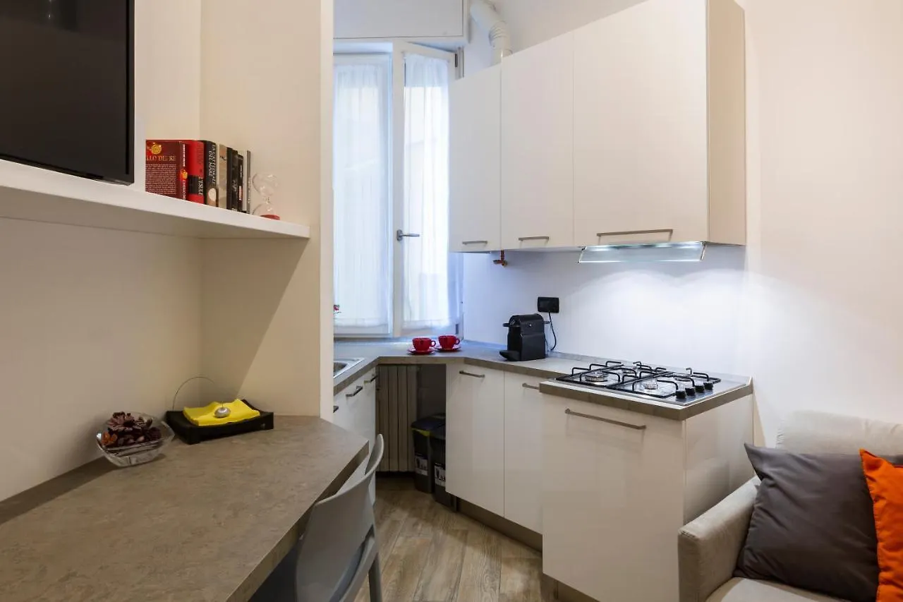 Yellow Line Apartment Milan 0*,