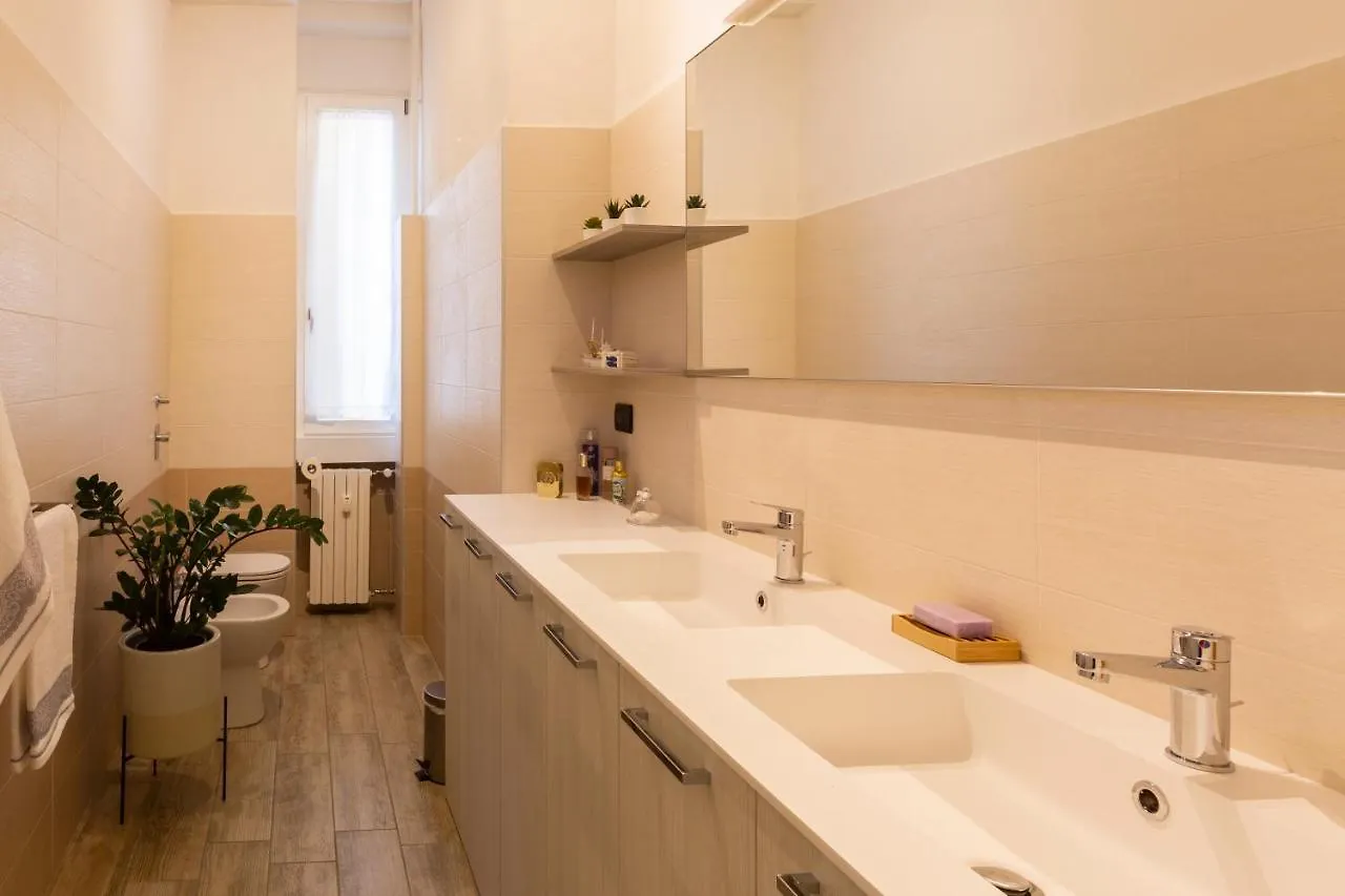 Yellow Line Apartment Milan